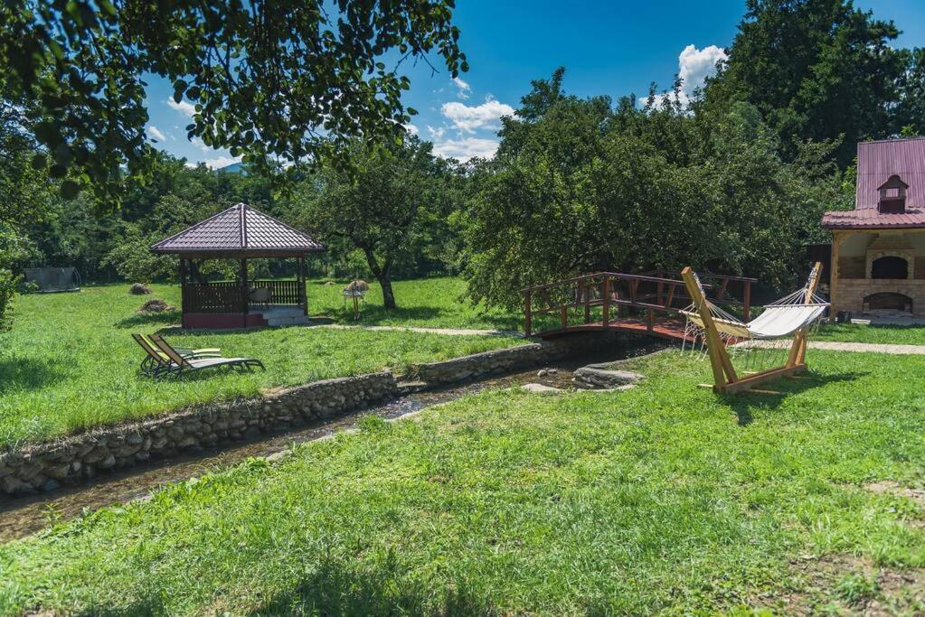 Horace Guesthouse Pool & Hot Tub & Bikes & River Dejani Exteriör bild