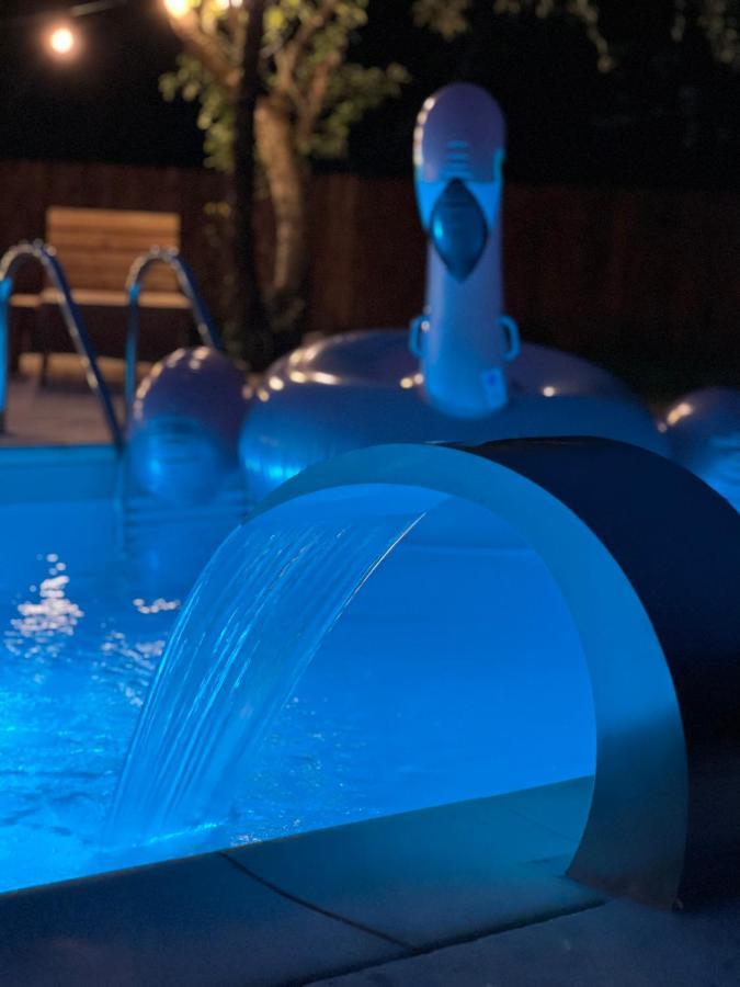 Horace Guesthouse Pool & Hot Tub & Bikes & River Dejani Exteriör bild