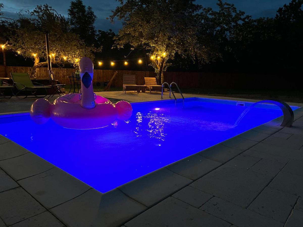 Horace Guesthouse Pool & Hot Tub & Bikes & River Dejani Exteriör bild